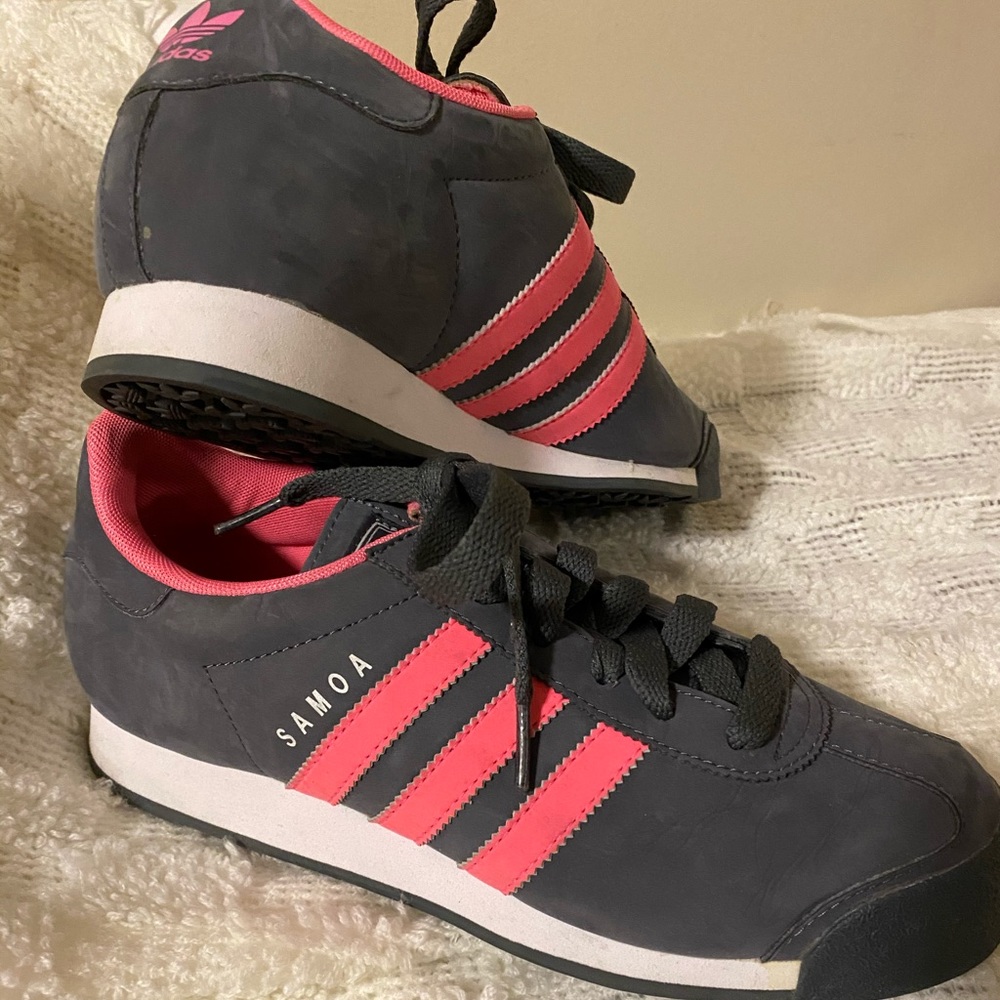 ADIDAS Samoa grey and hot pink Size 7.5